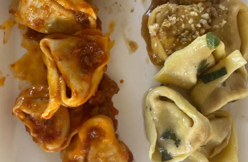 Cappellacci di Zucca IGP in due versioni, con ragù e con tartufo