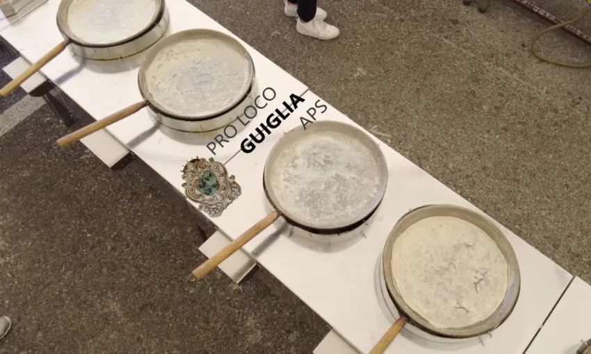 Padelle di rame per cuocere i borlenghi