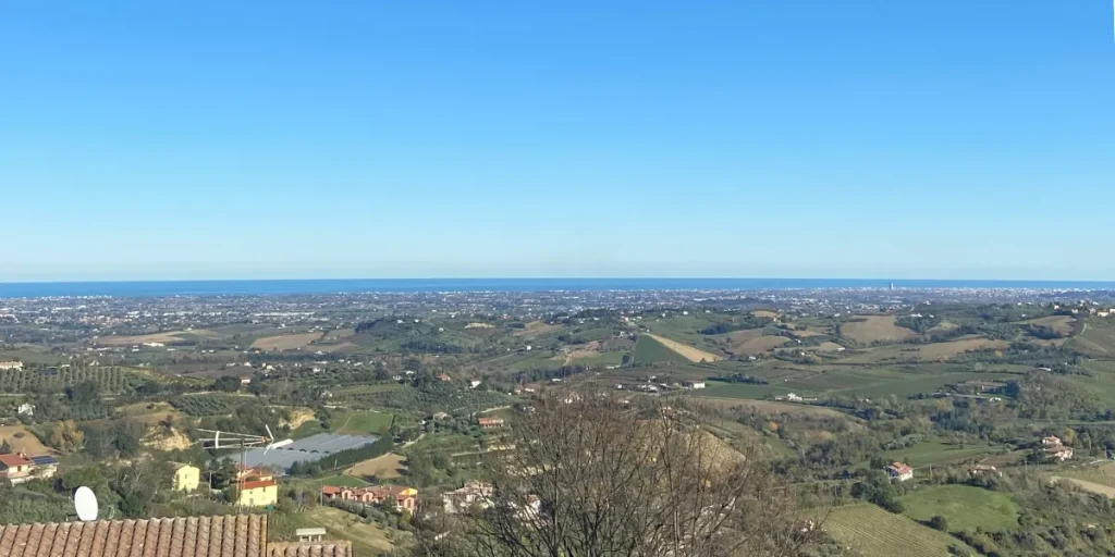 Vista mozzafiato da Roncofreddo sul litorale romagnolo