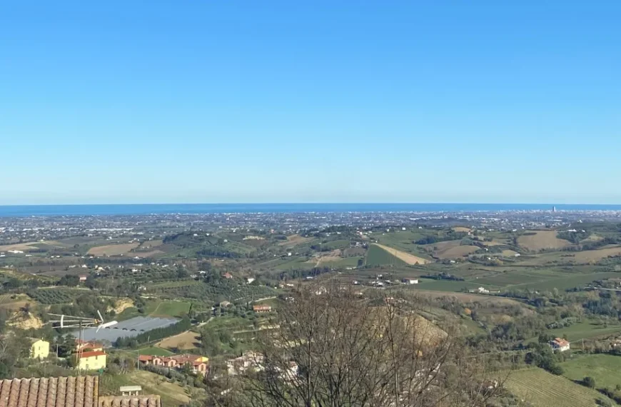 Vista mozzafiato da Roncofreddo sul litorale romagnolo