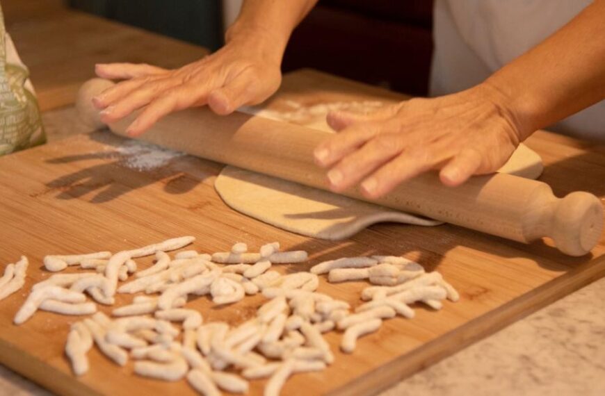 Cesarina che fa gli strozzapreti